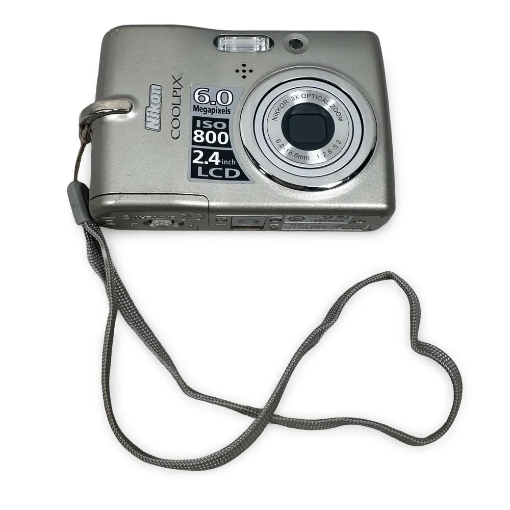 Nikon Coolpix L11 6.0MP Digital Camera Gray 3x Zoom FOR PARTS OR REPAIR READ